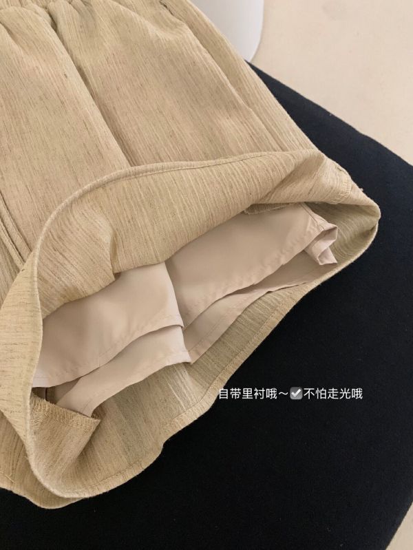 法式簡約大氣 時尚設計感背心+短褲套裝-3色 法式簡約大氣 時尚設計感背心+短褲套裝-3色
