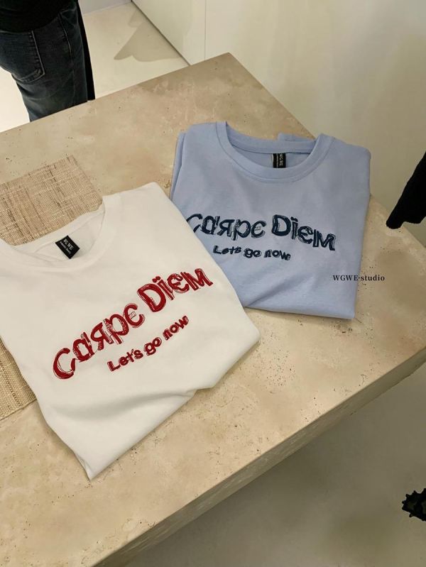復古風立體字母刺繡寬鬆T恤-2色 復古風立體字母刺繡寬鬆T恤-2色