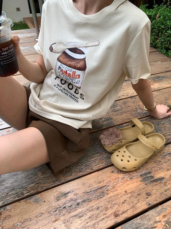 巧克力罐印花質感上衣-3色 巧克力罐印花質感上衣-3色