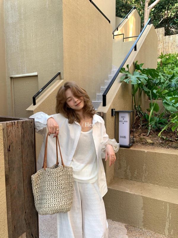 簡約設計感 廓形鏤空純色襯衫 簡約設計感 廓形鏤空純色襯衫