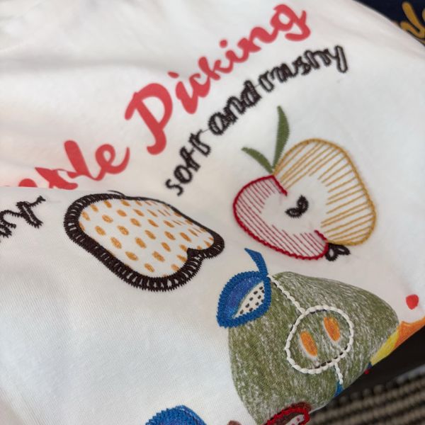 萊塞爾蘋果刺繡薄款寬鬆休閒T-3色 萊塞爾蘋果刺繡薄款寬鬆休閒T-3色