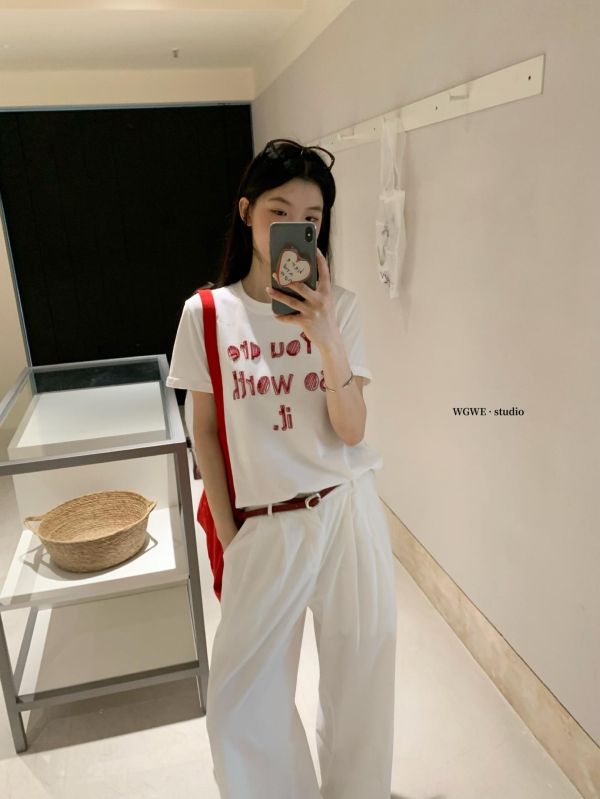 舒適設計感 百搭刺繡短T-2色 舒適設計感 百搭刺繡短T-2色