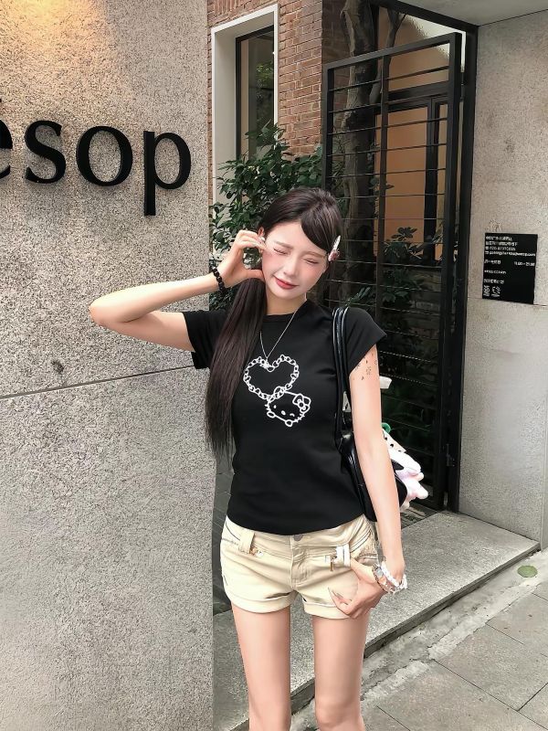 塗鴉愛心凱蒂貓印花T恤 塗鴉愛心凱蒂貓印花T恤