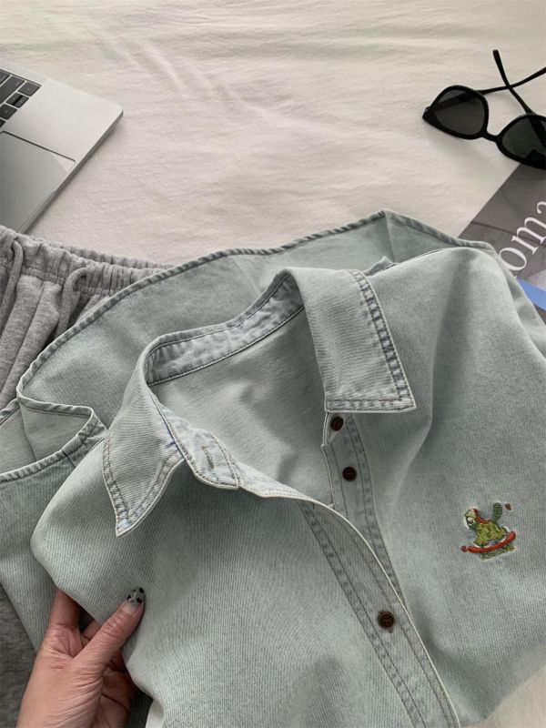 清新文藝紗 復古淺藍小馬刺繡翻領襯衫上衣 清新文藝紗 復古淺藍小馬刺繡翻領襯衫上衣