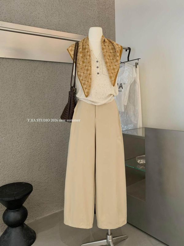 夏日慵懶鬆弛感polo領針織上衣+闊腿褲兩件套裝 夏日慵懶鬆弛感polo領針織上衣+闊腿褲兩件套裝