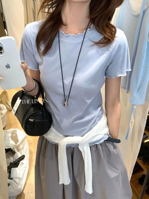 舒適親膚百搭木耳邊設計感上衣-4色 舒適親膚百搭木耳邊設計感上衣-4色