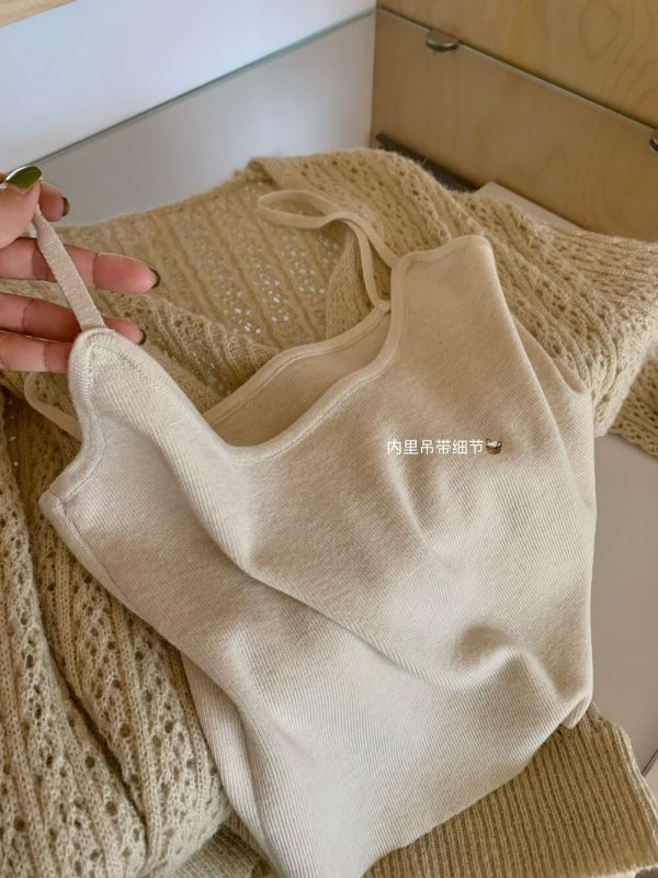 韓系鏤空V領針織罩衫+吊帶背心-2色 韓系鏤空V領針織罩衫+吊帶背心-2色