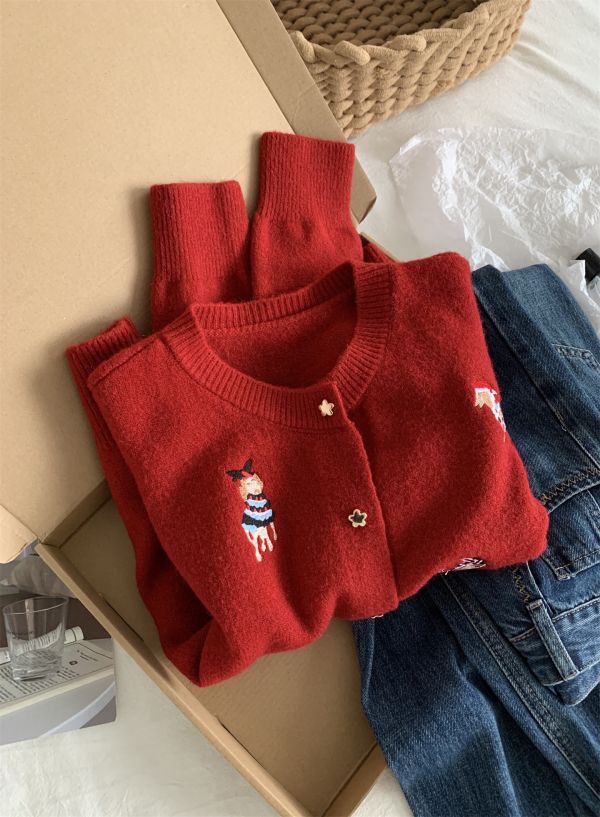 聖誕氛圍感小狗刺繡設計感五角星扣毛衣外套 聖誕氛圍感小狗刺繡設計感五角星扣毛衣外套