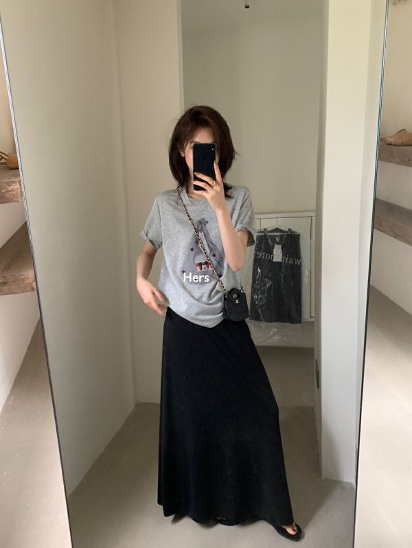 紙片瘦瘦裙 基礎百搭質感超舒服半身裙-3色 紙片瘦瘦裙 基礎百搭質感超舒服半身裙-3色