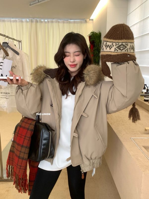 百搭寬鬆牛角扣連帽毛領派克外套 百搭寬鬆牛角扣連帽毛領派克外套