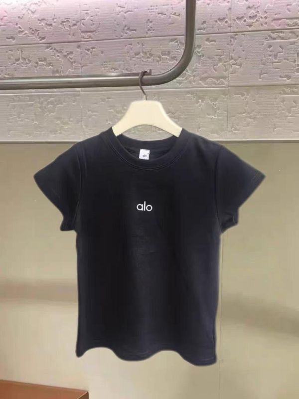 質感休閒透氣挺版正肩修身上衣-4色 質感休閒透氣挺版正肩修身上衣-4色