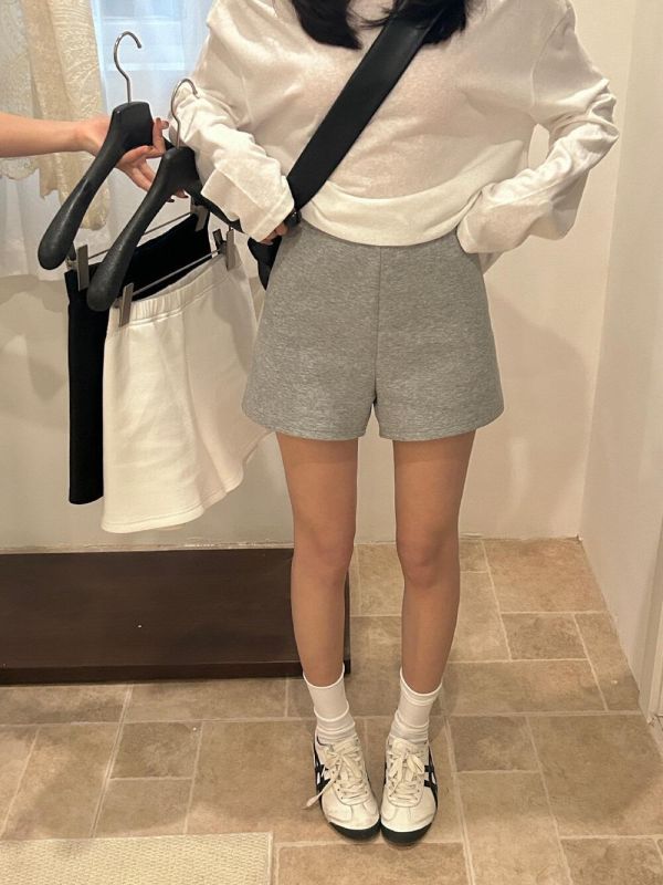 美式顯瘦高腰微彈休閒短褲-3色 美式顯瘦高腰微彈休閒短褲-3色