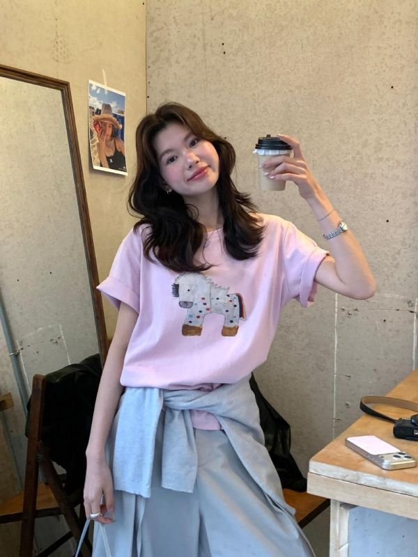 休閒小馬印花 少女感減齡T-3色 休閒小馬印花 少女感減齡T-3色