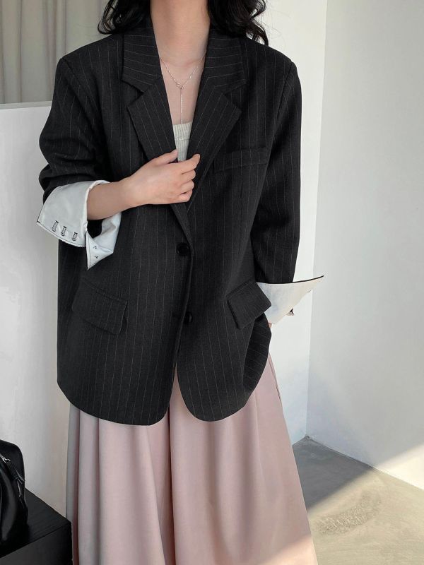 質感在線極簡風背後刺繡條紋西外 質感在線極簡風背後刺繡條紋西外