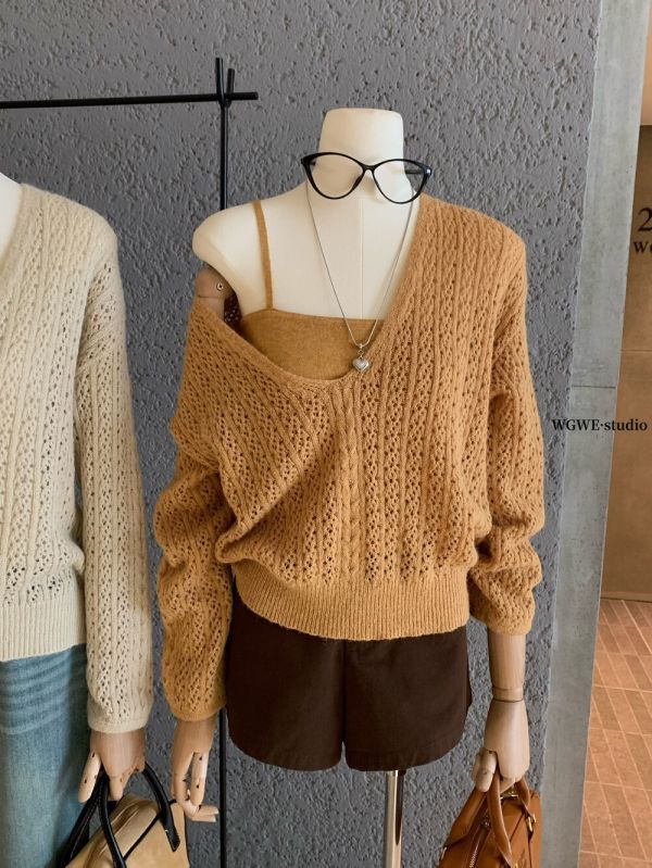 韓系鏤空V領針織罩衫+吊帶背心-2色 韓系鏤空V領針織罩衫+吊帶背心-2色