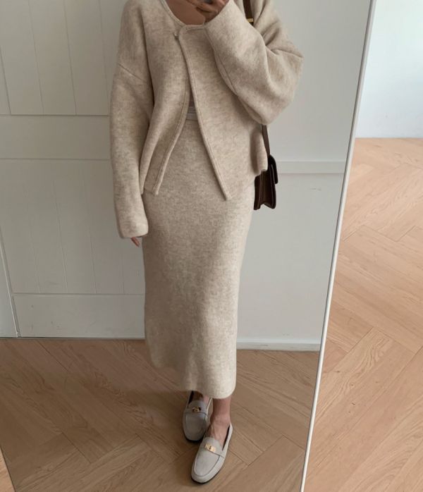 Korea 寬鬆毛呢外套＋高腰包臀裙子-3色 Korea 寬鬆毛呢外套＋高腰包臀裙子-3色