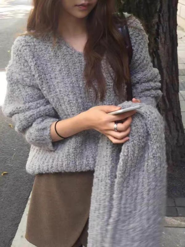 Korea 柔軟V領寬鬆毛衣+ 圍巾套組-3色 Korea 柔軟V領寬鬆毛衣+ 圍巾套組-3色