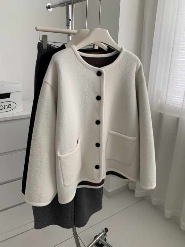 設計感洋氣復古韓國絨圓領鈕扣 真兩件雙面絨開衫外套-2色 設計感洋氣復古韓國絨圓領鈕扣 真兩件雙面絨開衫外套-2色