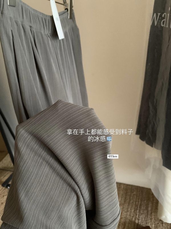 面膜懶人褲 簡約日常飄飄休閒褲-2色 面膜懶人褲 簡約日常飄飄休閒褲-2色