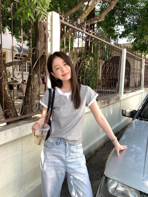 時尚修身撞色條紋正肩圓領上衣-3色 時尚修身撞色條紋正肩圓領上衣-3色