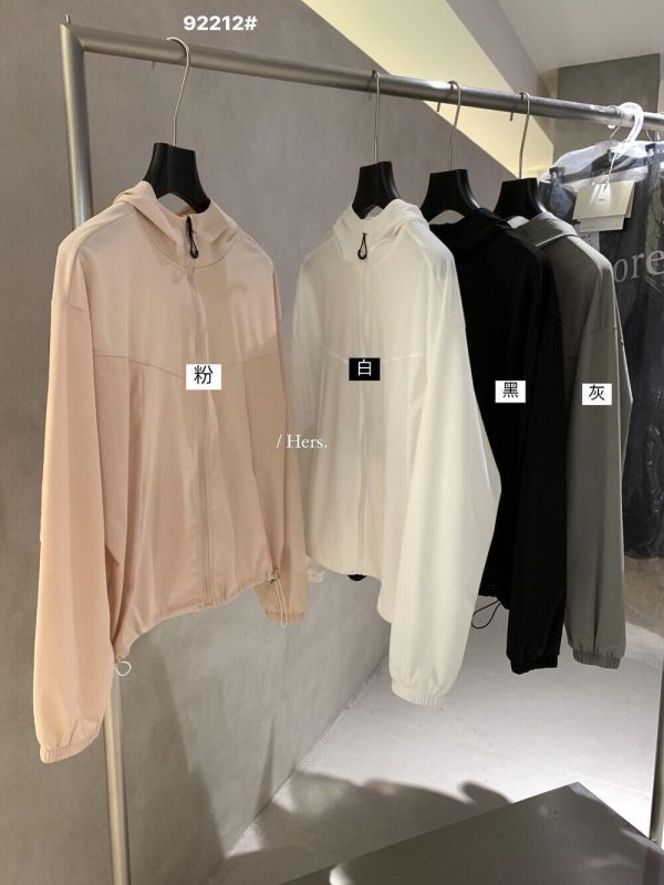 簡約風輕運動戶外連帽外套-4色 簡約風輕運動戶外連帽外套-4色