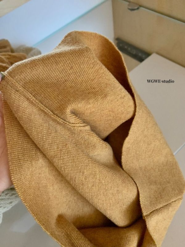 韓系鏤空V領針織罩衫+吊帶背心-2色 韓系鏤空V領針織罩衫+吊帶背心-2色