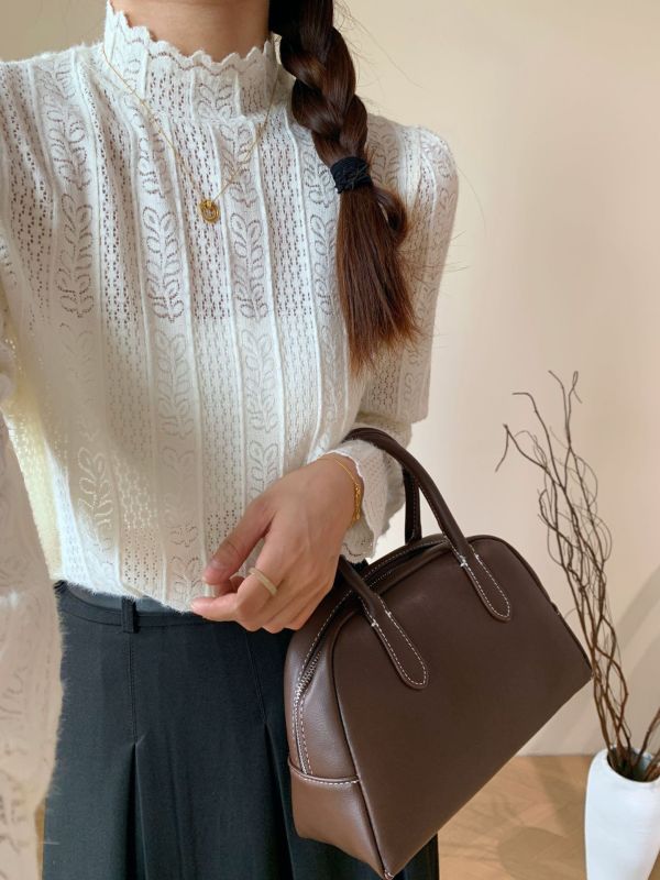 柔軟不扎 木耳邊韓系半高領優雅鈎花打底針織-4色 柔軟不扎 木耳邊韓系半高領優雅鈎花打底針織-4色