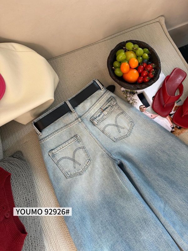 後口袋翻蓋刺繡設計彎刀牛仔褲褲 後口袋翻蓋刺繡設計彎刀牛仔褲褲