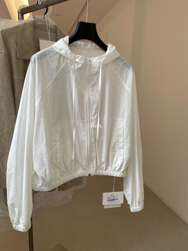 日常休閒透氣透氣輕運動感連帽外套-4色 日常休閒透氣透氣輕運動感連帽外套-4色