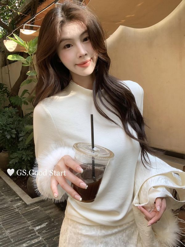 溫柔風氣質鴕鳥毛拼接加厚半高領打底衫 溫柔風氣質鴕鳥毛拼接加厚半高領打底衫