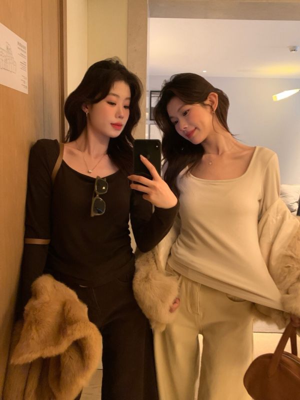 帶胸墊簡約德絨百搭U領T恤-4色 帶胸墊簡約德絨百搭U領T恤-4色