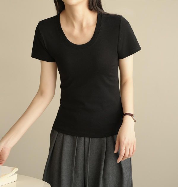 U型棉質修身純色上衣-4色 U型棉質修身純色上衣-4色