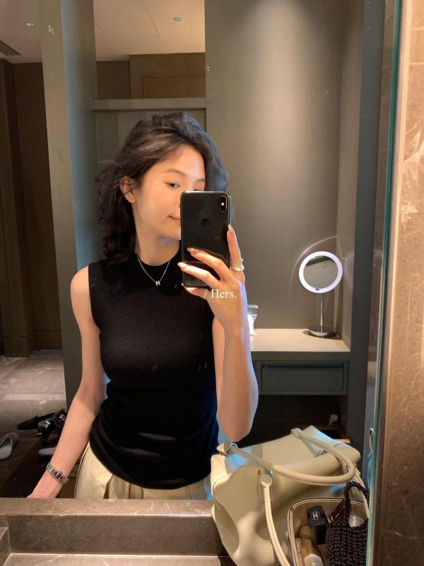 氣質微高領修身百搭針織背心-2色 氣質微高領修身百搭針織背心-2色