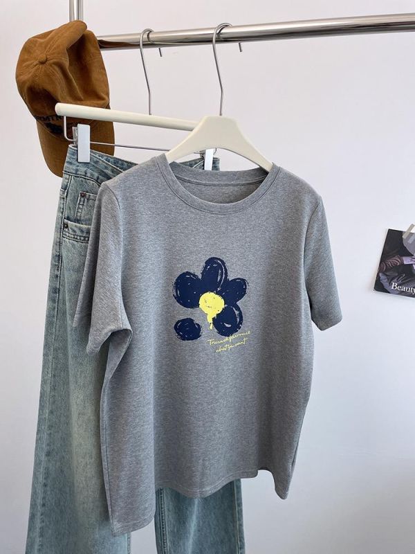 韓系花朵印花舒適寬鬆百搭T-2色 韓系花朵印花舒適寬鬆百搭T-2色