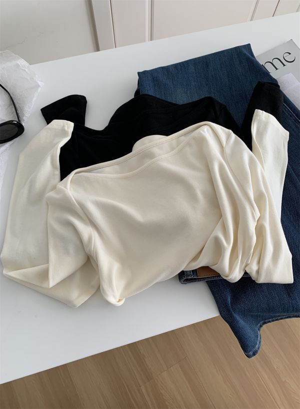 設計感一字肩柔軟慕斯絨露鎖骨百搭打底衫-4色 設計感一字肩柔軟慕斯絨露鎖骨百搭打底衫-4色