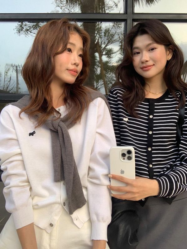 柔軟可愛刺綉單排扣罩衫上衣-5色 柔軟可愛刺綉單排扣罩衫上衣-5色