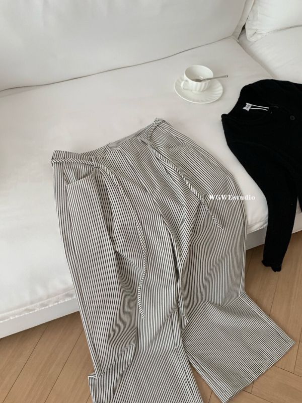 夏爾線譜條紋鬆弛感闊腿褲 夏爾線譜條紋鬆弛感闊腿褲