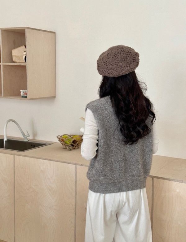 蝴蝶結扣 羊羔毛復古設計釦背心-5色 蝴蝶結扣 羊羔毛復古設計釦背心-5色