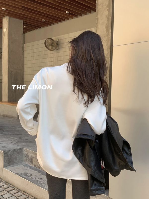 內裏加絨 冬季實穿大白T 寬鬆開衩上衣 內裏加絨 冬季實穿大白T 寬鬆開衩上衣