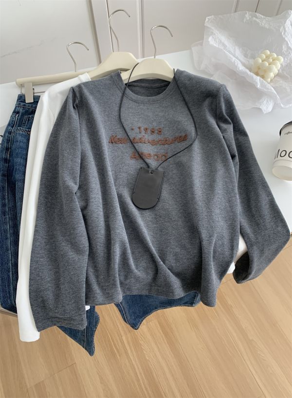 簡約字母刺繡正肩打底磨毛t-2色 簡約字母刺繡正肩打底磨毛t-2色