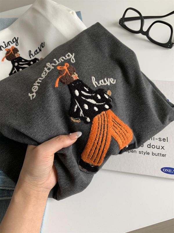 小女孩立體刺繡棉質減齡舒適T-2色 小女孩立體刺繡棉質減齡舒適T-2色