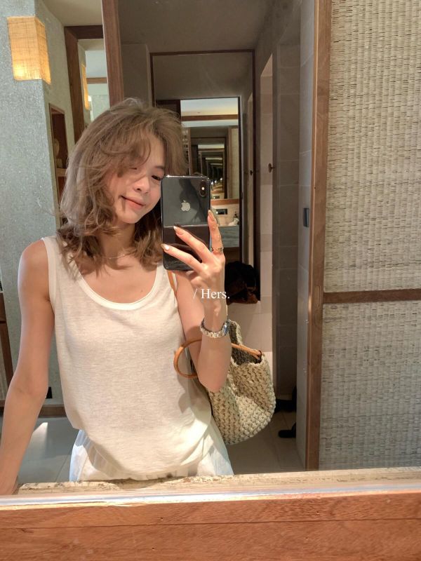 單穿疊穿都好看 透氣不勒舒適背心-12色 單穿疊穿都好看 透氣不勒舒適背心-12色