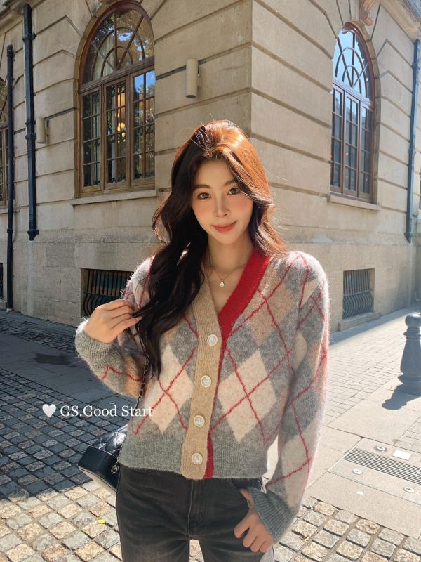 法式設計感時尚撞色菱格紋V領針織開衫-3色 法式設計感時尚撞色菱格紋V領針織開衫-3色