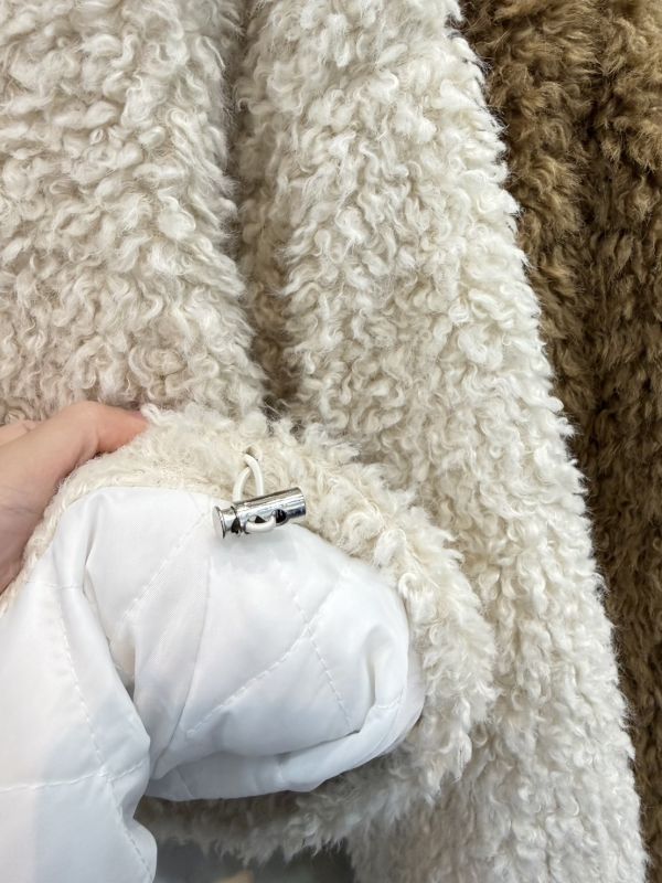 Korea 人氣毛毛保暖QQ外套-2色 Korea 人氣毛毛保暖QQ外套-2色