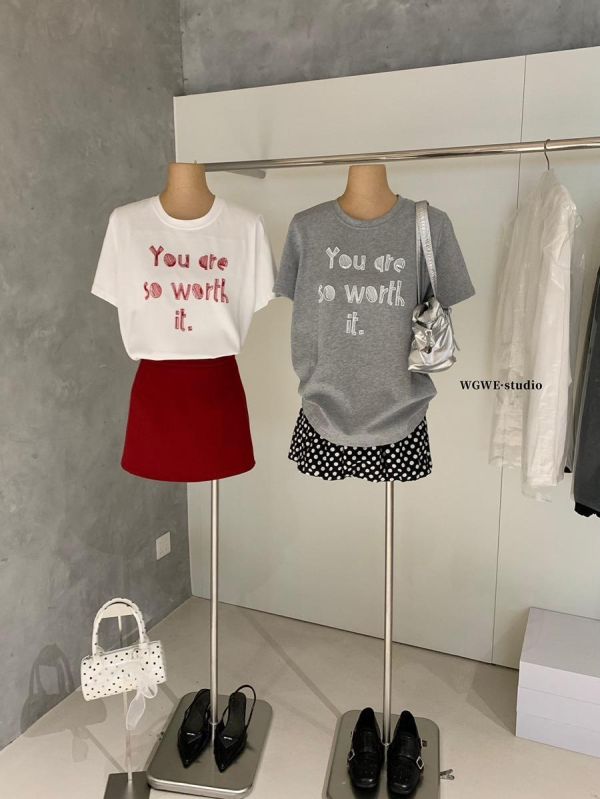 舒適設計感 百搭刺繡短T-2色 舒適設計感 百搭刺繡短T-2色