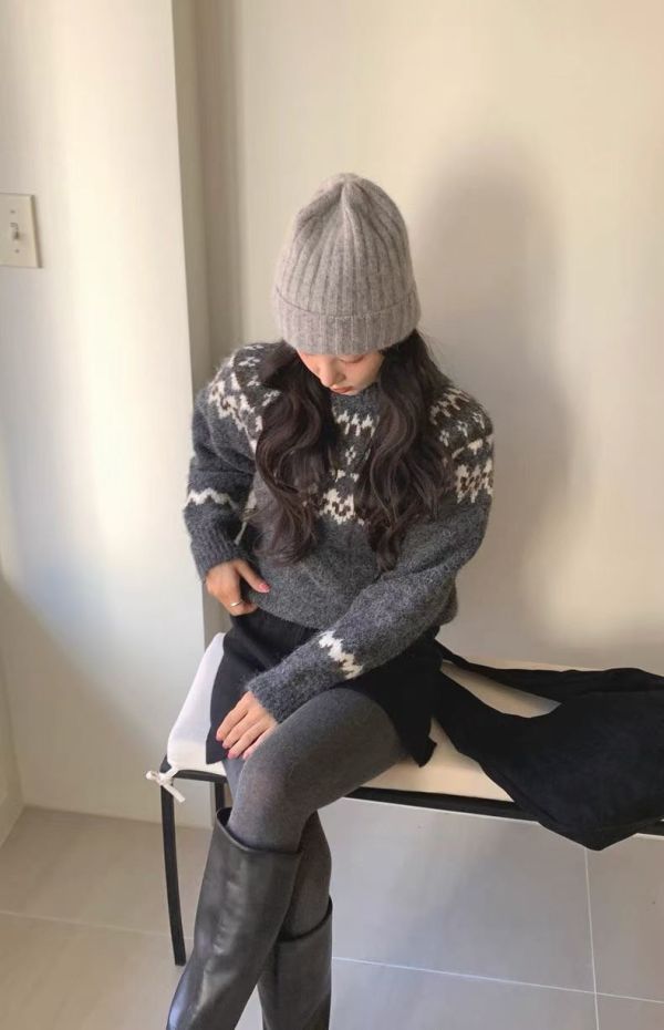 Korea 溫柔好搭日系復古圖騰毛衣-2色 Korea 溫柔好搭日系復古圖騰毛衣-2色