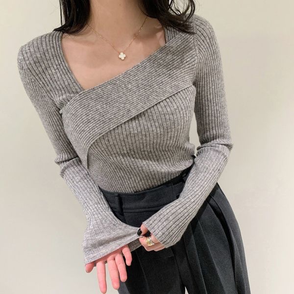 Korea V領設計感修身針織上衣-3色 Korea V領設計感修身針織上衣-3色