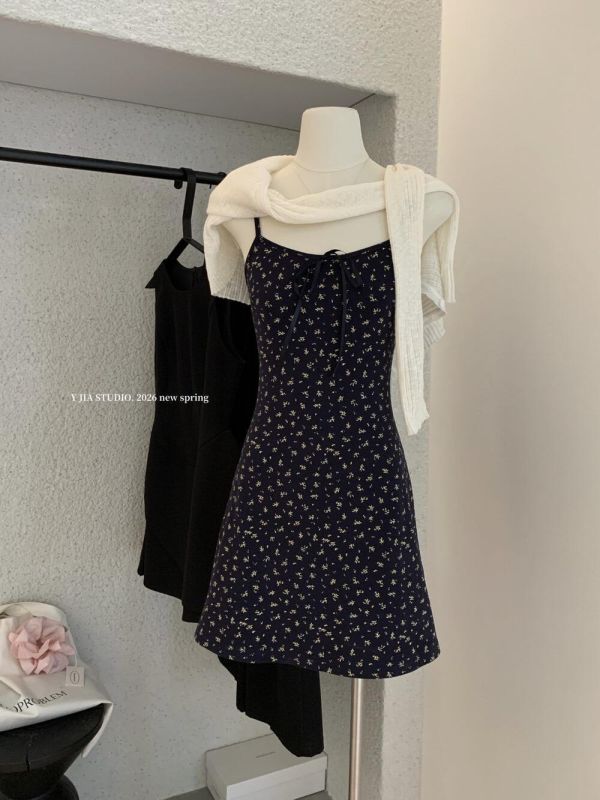 夏日甜心套裝 韓系碎花收腰裙+防曬開衫 夏日甜心套裝 韓系碎花收腰裙+防曬開衫