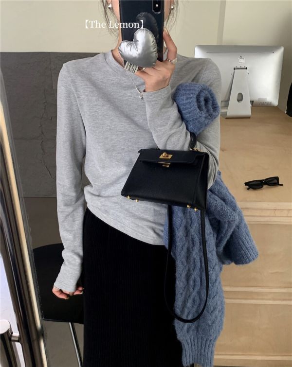 單穿疊穿基礎單品 純色磨毛百搭打底衫-5色 單穿疊穿基礎單品 純色磨毛百搭打底衫-5色