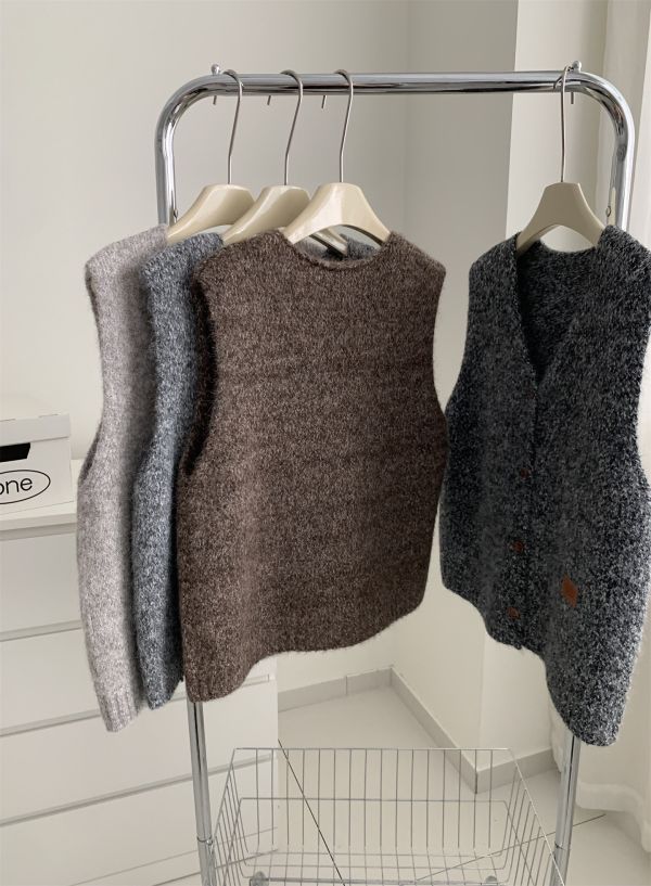 復古溫柔花紗V領柔軟針織背心-4色 復古溫柔花紗V領柔軟針織背心-4色